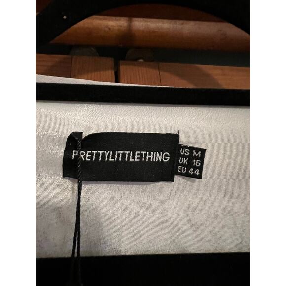 NWT PrettyLittleThing Women’s Silver Sequin Twist Front Party Mini Dress Size M - Picture 12 of 14